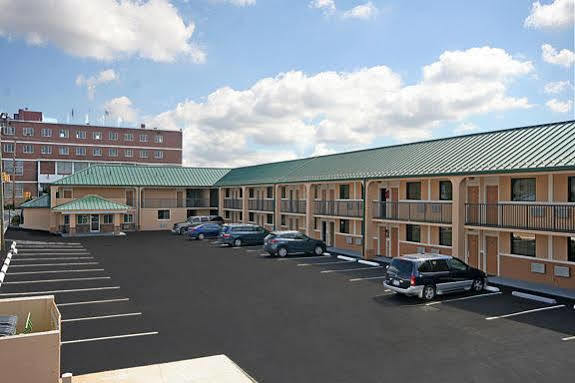 The Townhouse Inn Highpoint Exteriér fotografie